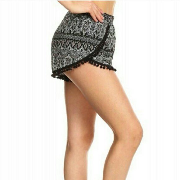 ✂Final NWT Sexy Shorts w/ fringe overlay - Picture 2 of 4